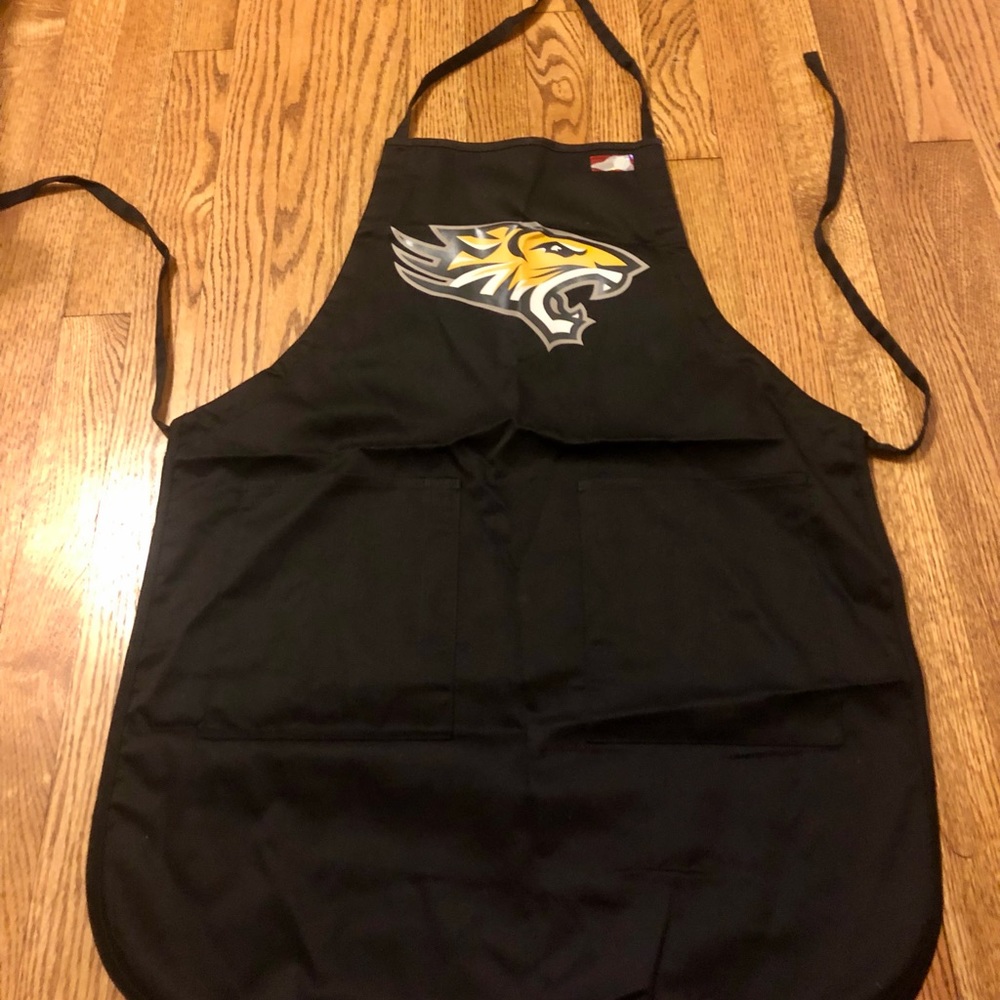 TOWSON UNIVERSITY APRON